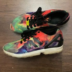Size 9 women Adidas flux. Shoes are still in good condition.